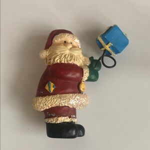 Christmas Santa Claus Figurine brooch / pin with Gift